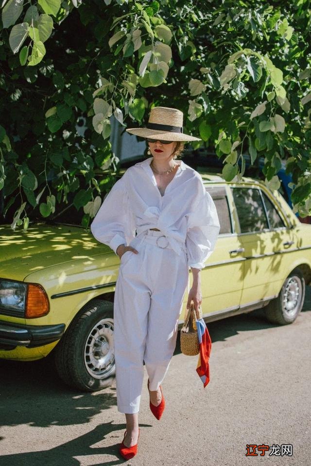 能把白衬衫穿好看的女人，才是真的有气质