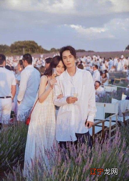 150怎么穿成170？这4款适合小个子的裙子，就算穿平底鞋也不怕