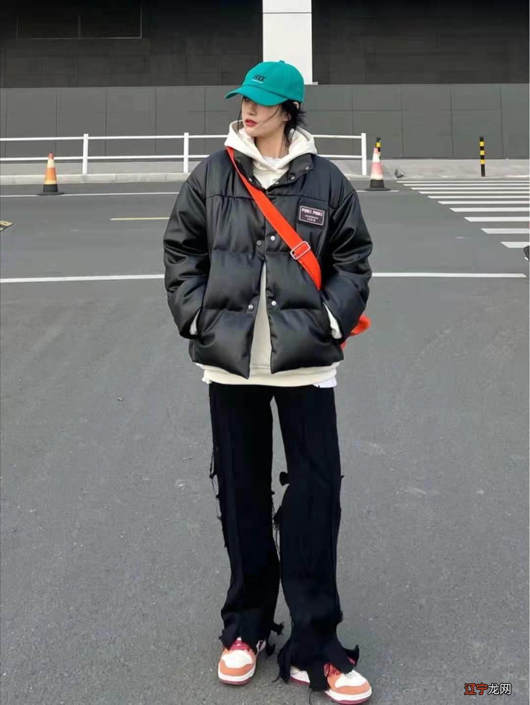 wow，这件单品好神奇，穿在外套里边，臃肿感就没了