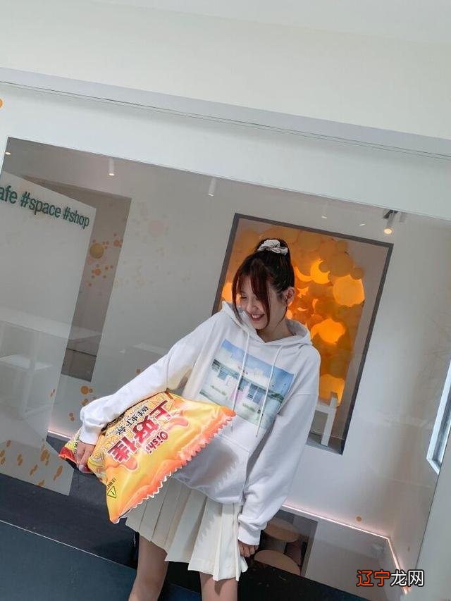 秋天第一条裙子,我选百褶裙,风格百变还显高显瘦