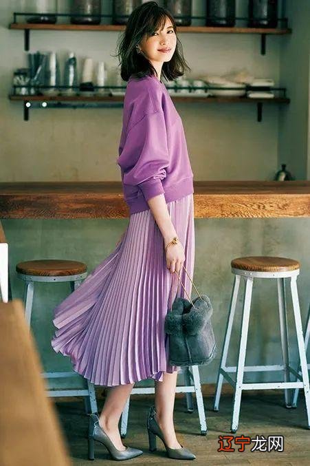 秋天第一条裙子,我选百褶裙,风格百变还显高显瘦