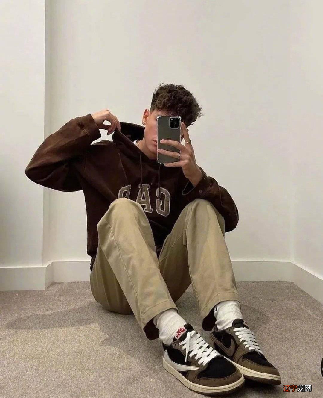 男生衣柜里排名第二的卫衣,你穿得邋里邋遢不合适吧?