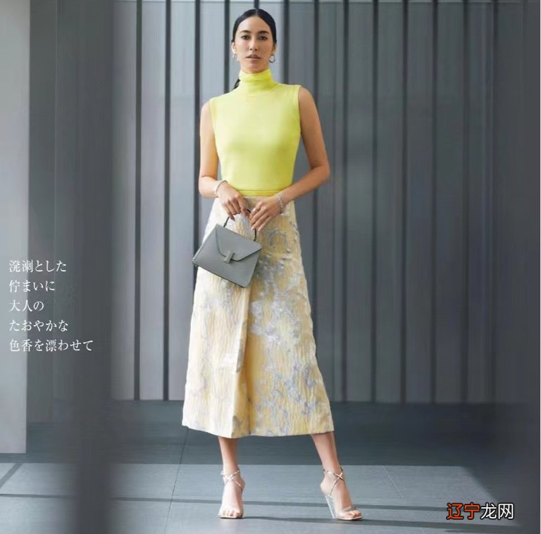 鲜艳＝廉价？不，你错了！大女人风的“华丽穿搭”，惊艳太多人