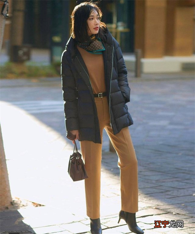 不吹也不黑，日系这5个“显高级”的羽绒服搭配，确实不比三木差