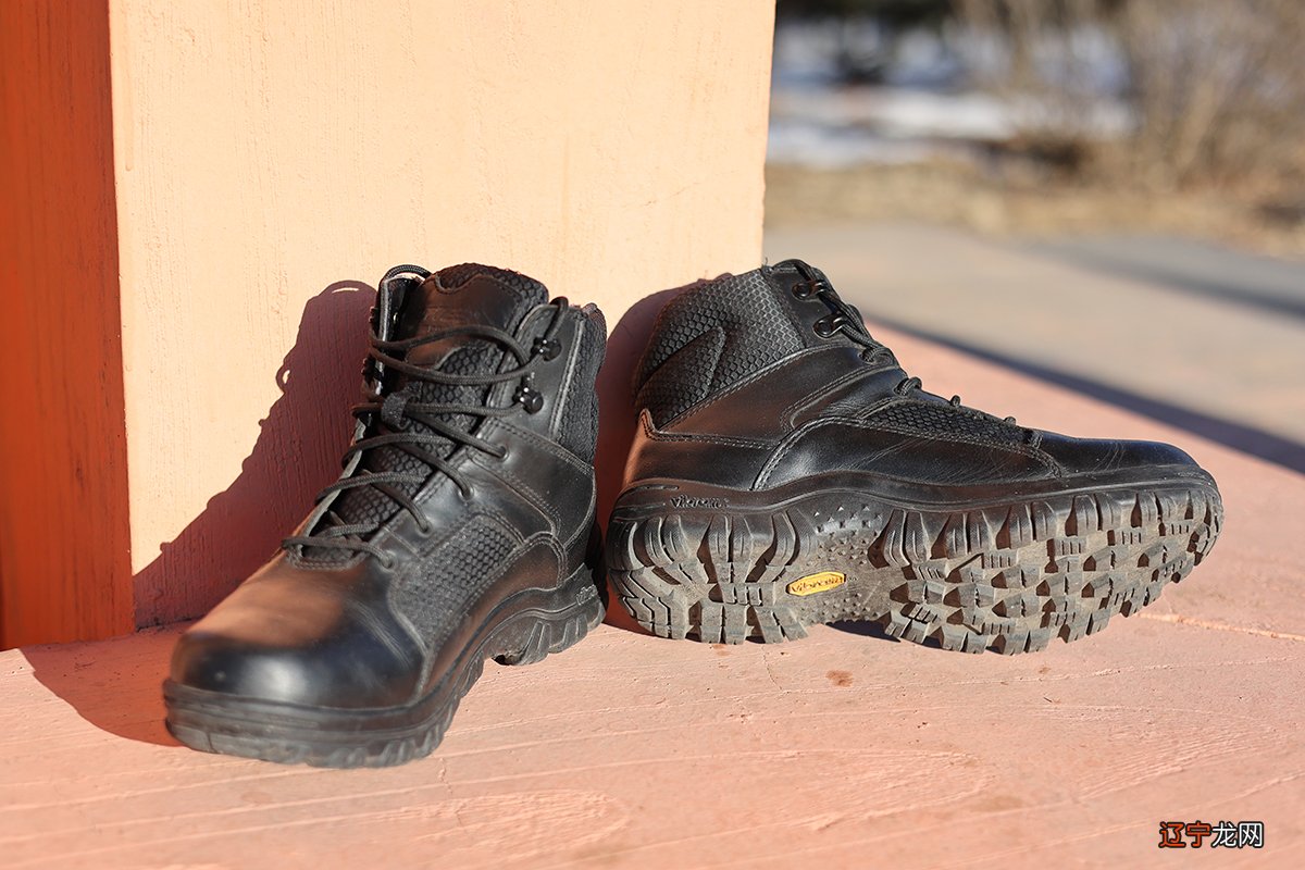 军靴硬邦邦？穿过Bates之后你才知道什么叫舒服