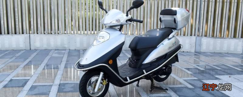 豪爵宇钻刹车灯泡是高低脚吗