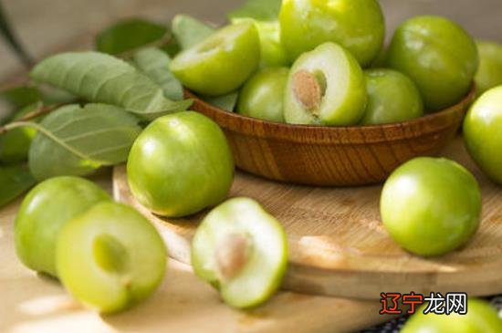 李子和梨能一起吃吗