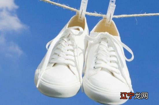 鞋子除湿除臭的方法