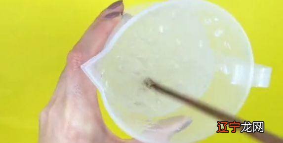 洗洁精加什么擦玻璃干净