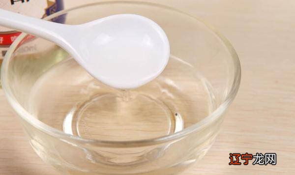 洗洁精加什么擦玻璃干净